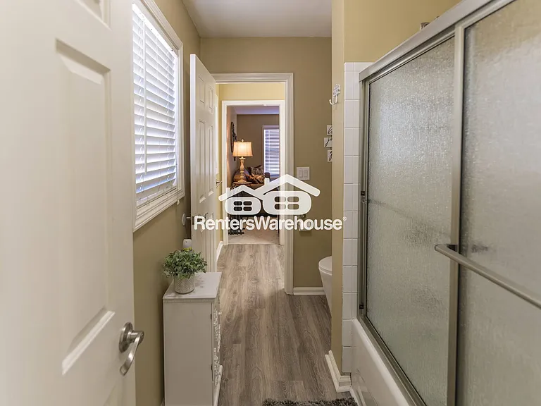 1900 Enfield Ct — Photo 40