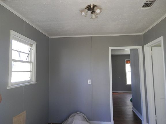 4th image of 20 Kingwood Gardens Dr