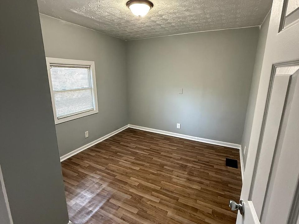 2nd image of 659 Robert St NW