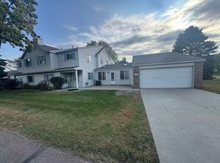 15957 Granada Ave, Apple Valley, MN 55124