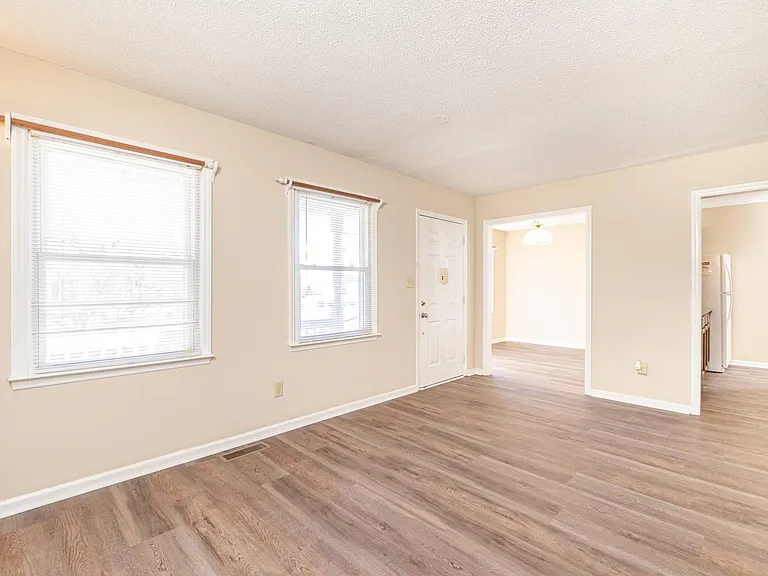 106 N Tunstall Ave — Photo 13