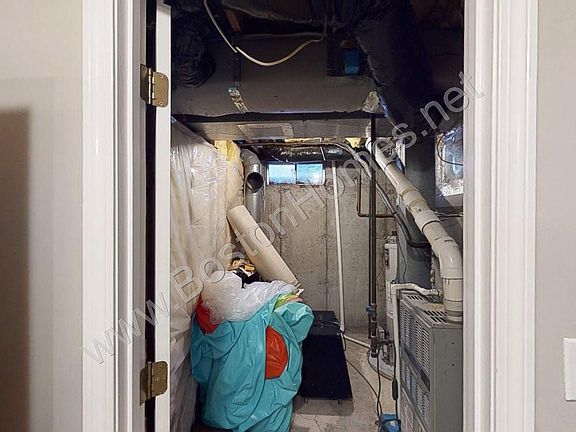 2nd image of 303 Waverley Ave