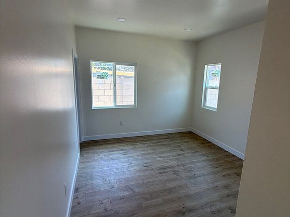 4th image of 815 E 21st St