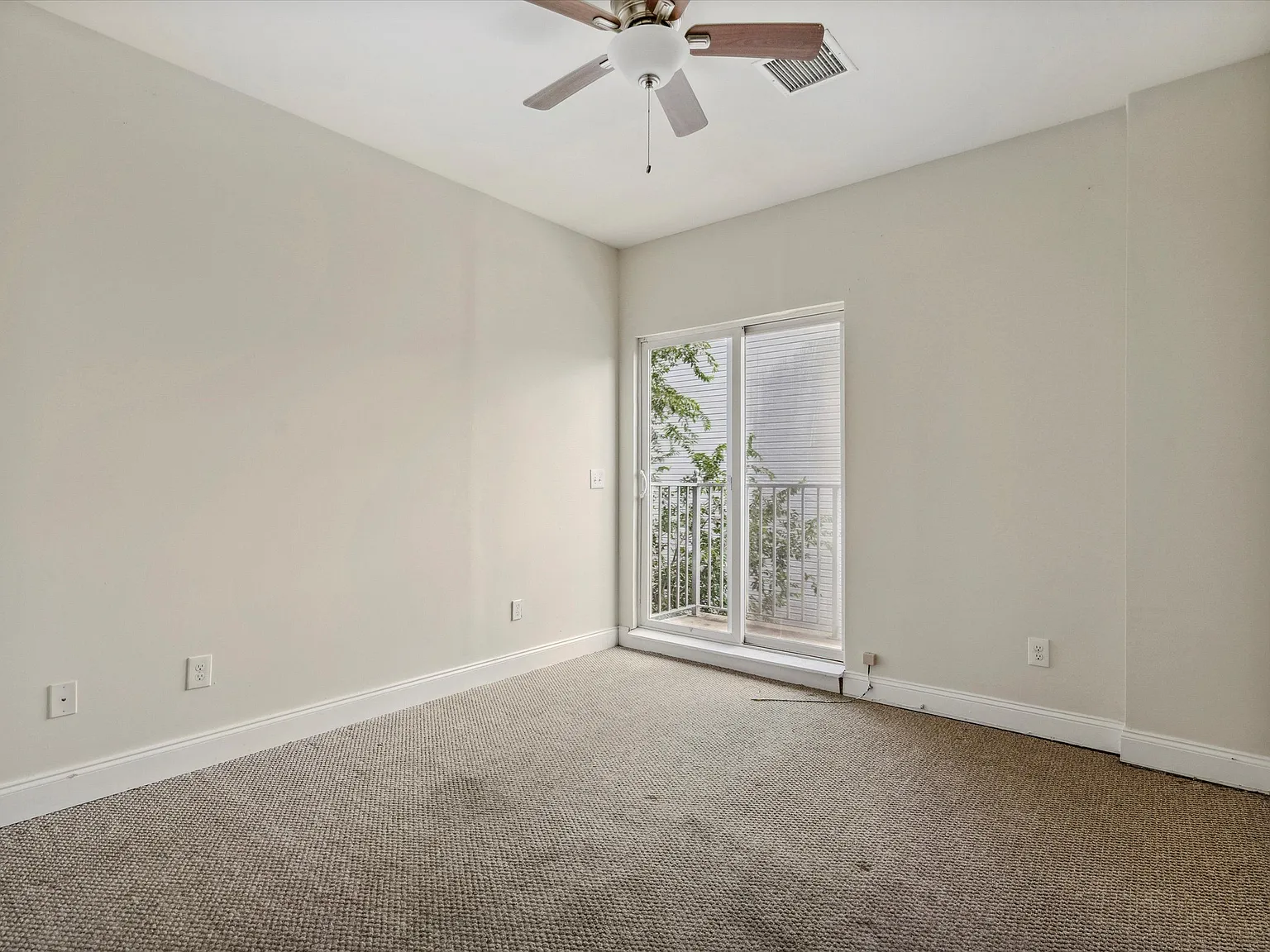 2107 N 17TH ST Unit B — Photo 2