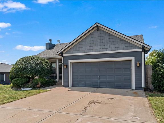 3rd image of 400 Aspen Ln
