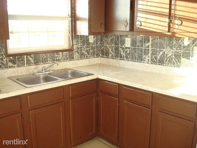 2nd image of 840 S Bosque Loop