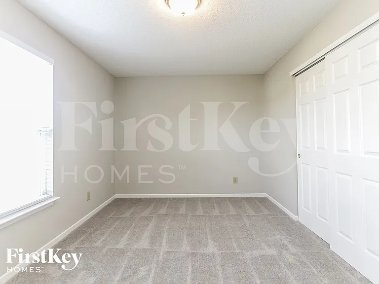 6806 W Stansbury Blvd — Photo 8