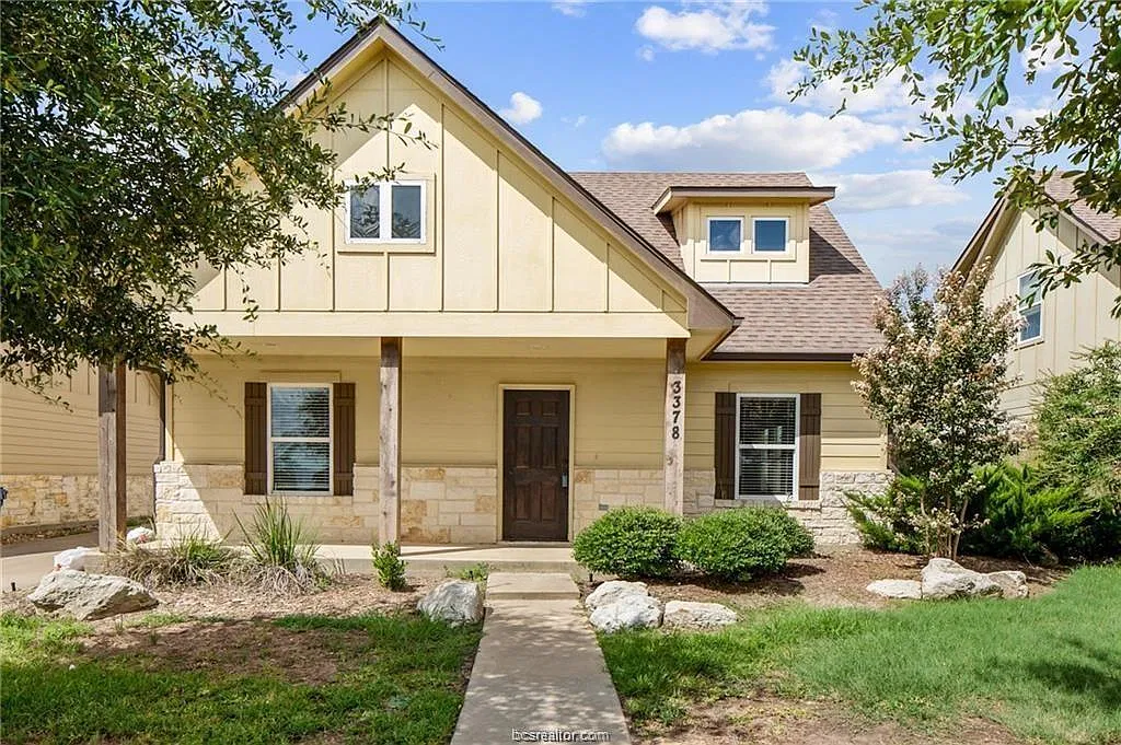 4 bed, 1762 sqft, $2,800 — Photo 1