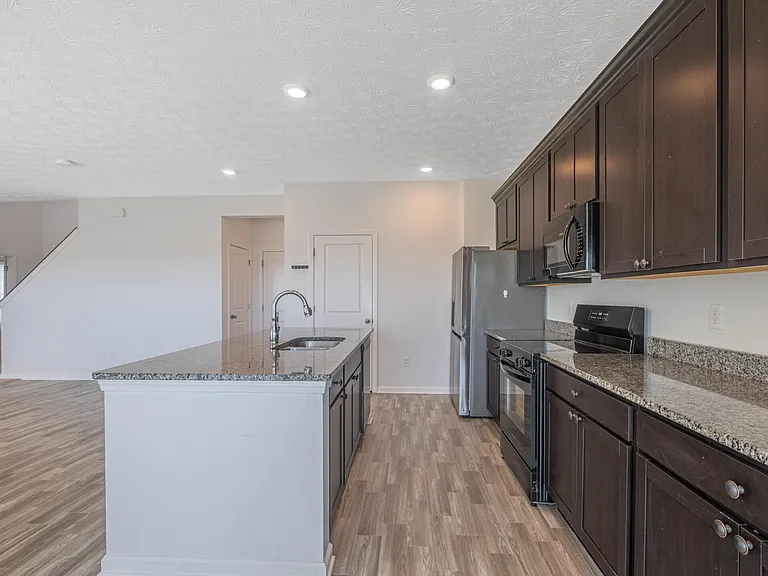4000 Summit Ct — Photo 7