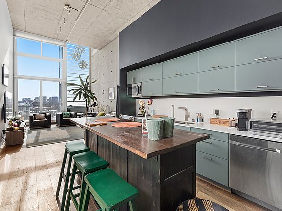 3rd image of 855 Folsom St APT 903