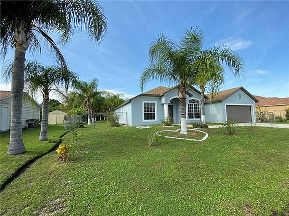 3rd image of 882 Adour Dr