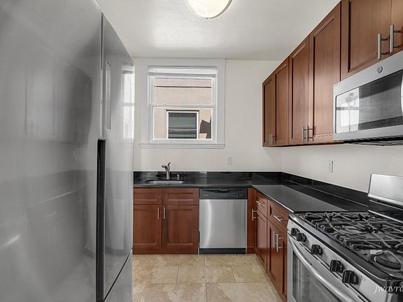 2nd image of 555 Pierce St APT 306
