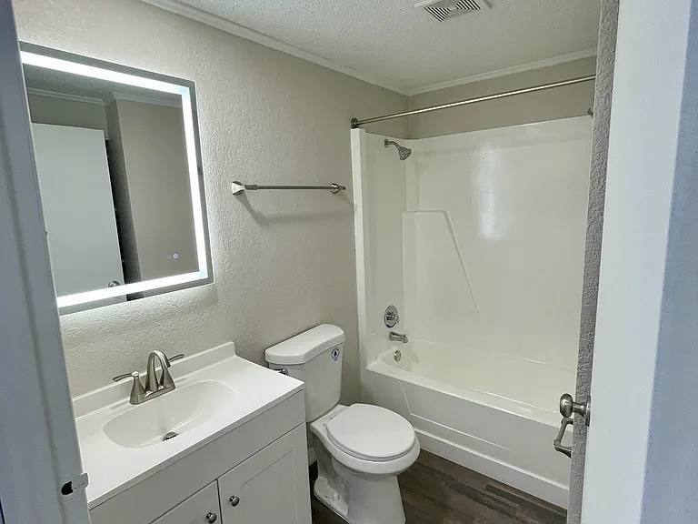 Camellia Court Apartments — Photo 7