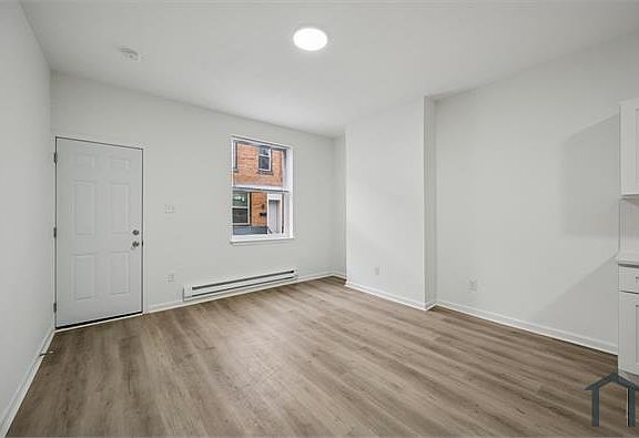 2nd image of 4453 N Gratz St