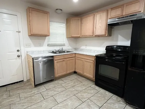 4250 Idaho Ave, Dallas, TX 75216