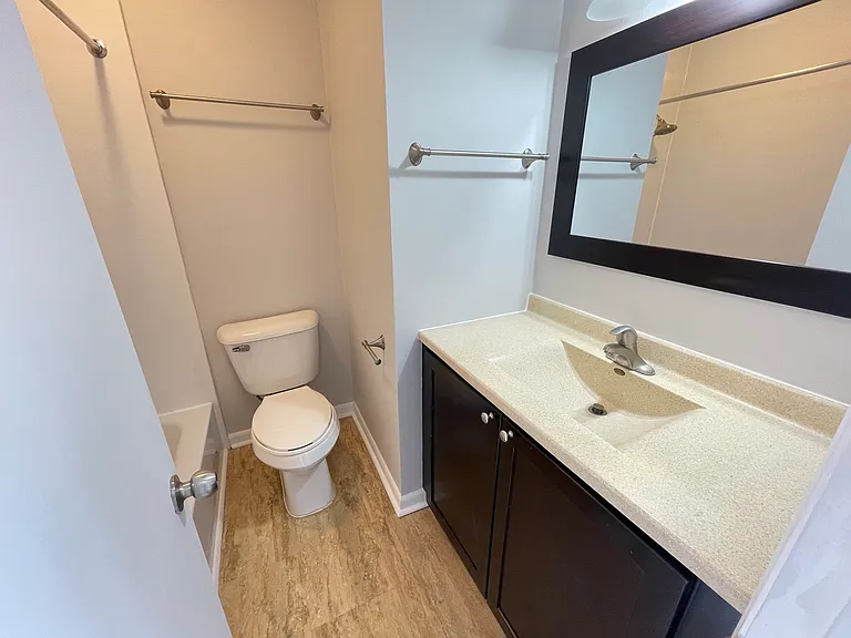 235 E Palatine Rd #2B — Photo 4