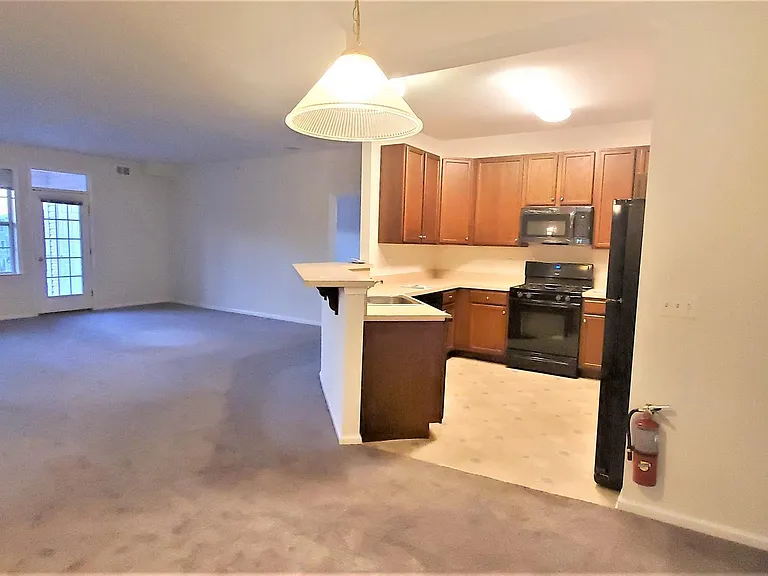 635 Timberlake Dr — Photo 5