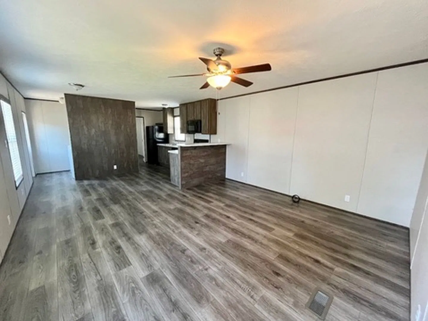 3 bed, 1056 sqft, $1,209 — Photo 3