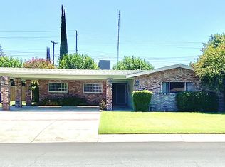 1129 W Vassar Ave, Visalia, CA 93277