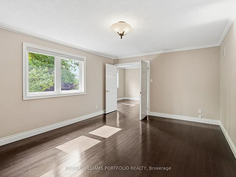 287 Royal Albert Ct — Photo 27