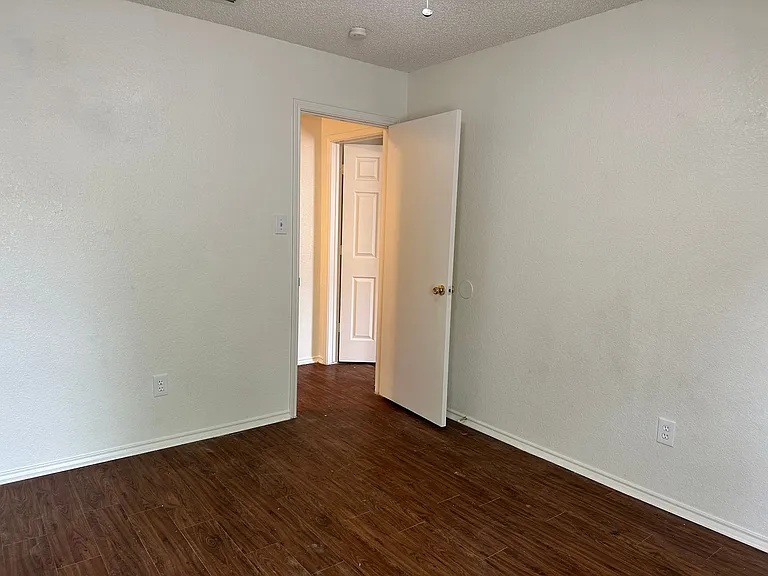 4024 Periwinkle Dr — Photo 16