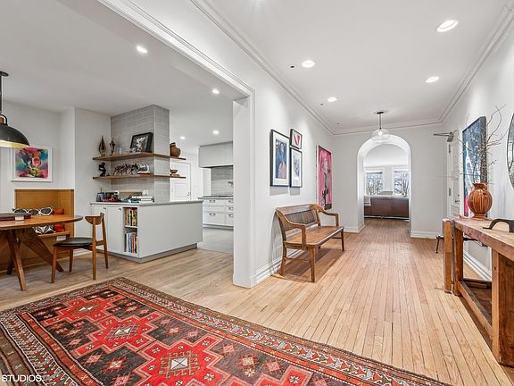 3rd image of 1540 N Lake Shore Dr #2N
