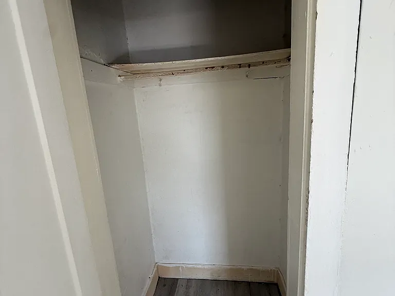 1431 Sanderson Ave — Photo 9