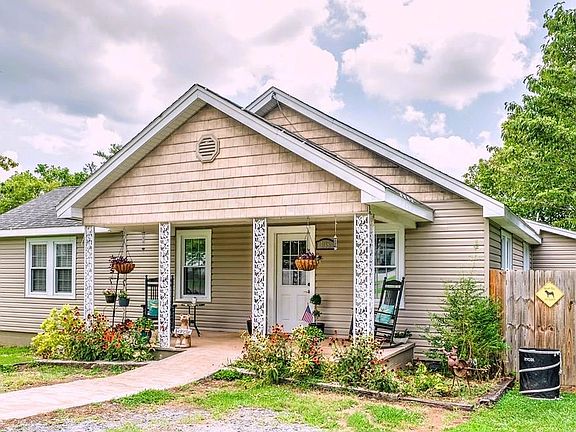 2nd image of 105 Bypass Rd