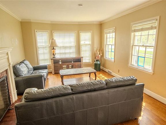 5th image of 2845 Mitchell Ave