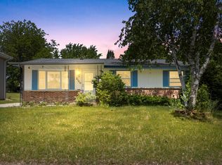 2100 Lenora Dr, West Bend, WI 53090