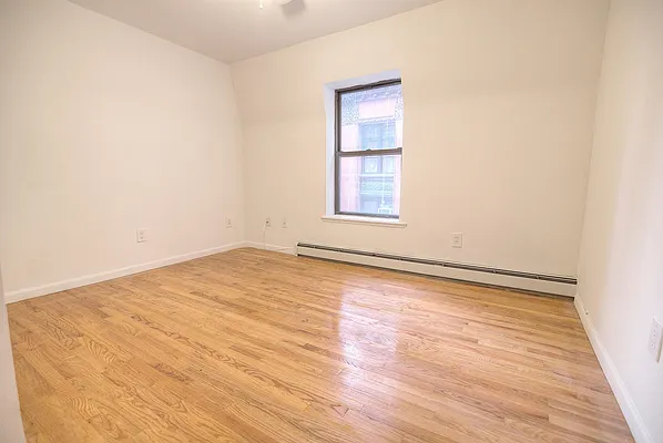 Rented by KNP Realty LLC | media 6