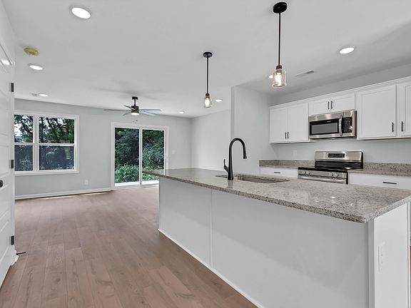 3rd image of 712 Crossland Ave Lot 7