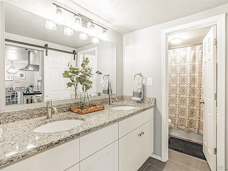 700 N Washington St #207 — Photo 22
