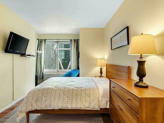 5th image of 301 W 57th St APT 28F