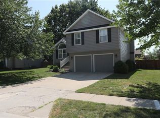 15558 S Apache St, Olathe, KS 66062