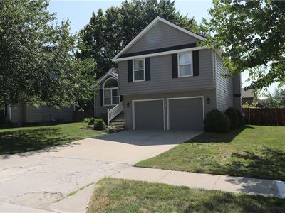 15558 S Apache St, Olathe, KS, 66062