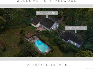 1242 Old Academy Rd, Fairfield, CT 06824