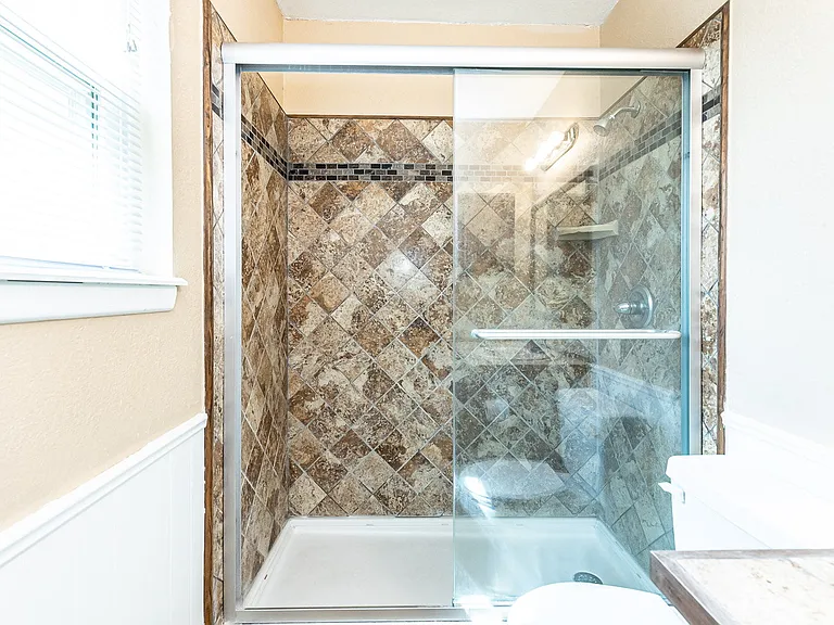 8304 Fremont Ave — Photo 22
