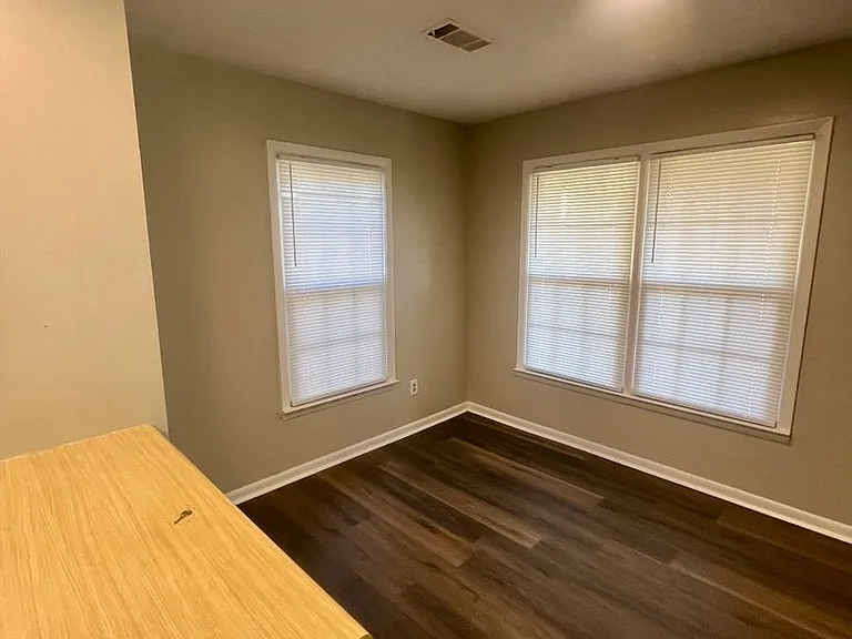 407 Lugenia Dr — Photo 4