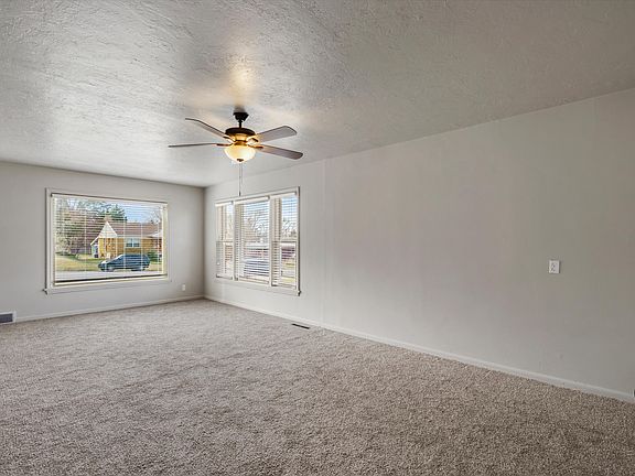 4th image of 1640 21st St