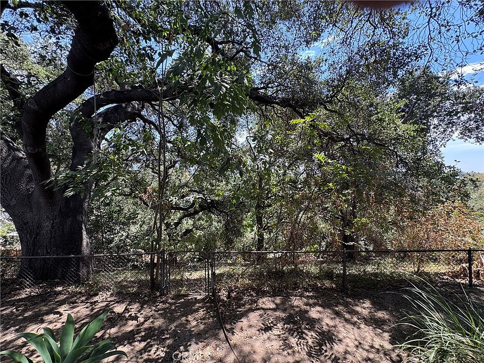 2nd image of 4606 Daleridge La Canada