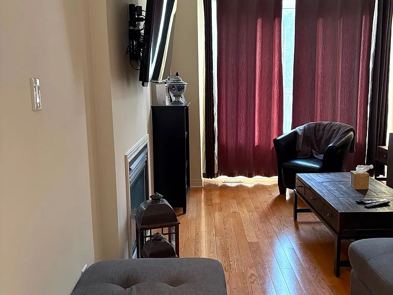 230 Hansard Dr — Photo 6