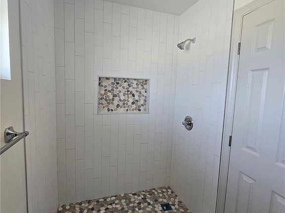 2nd image of 422 Devener St APT C
