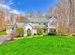 27 Woodrose Dr, Webster, NY