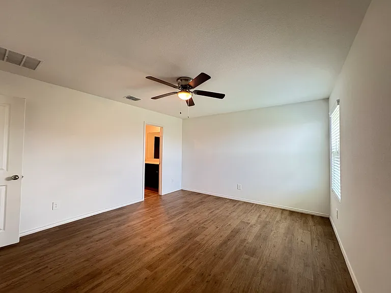416 Frio Pass Trl — Photo 12