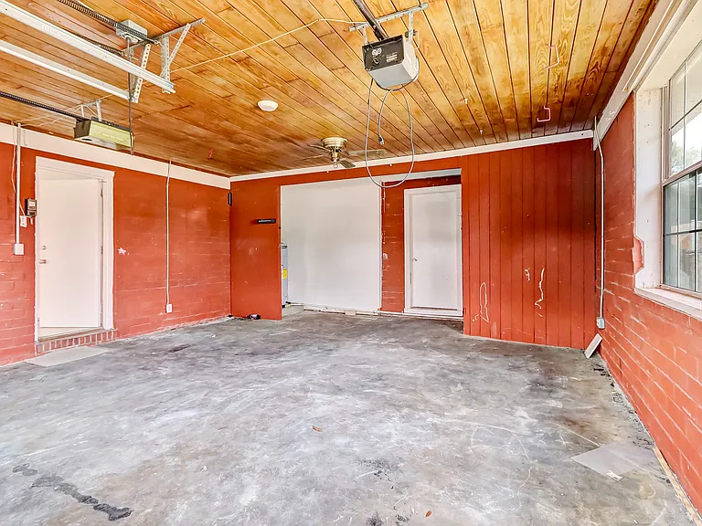 5761 Lake Lucina Dr S — Photo 42