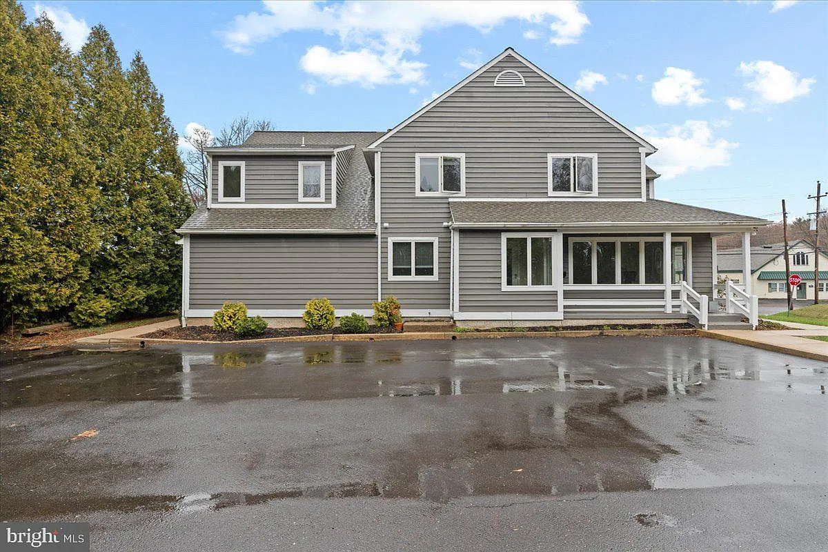 1 bed, 1.0 bath, 750 sqft, $1,750 — Photo 2