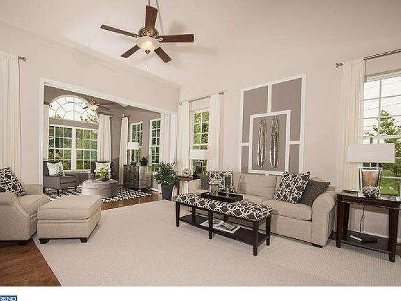 3rd image of 5368 Stonehaven Dr
