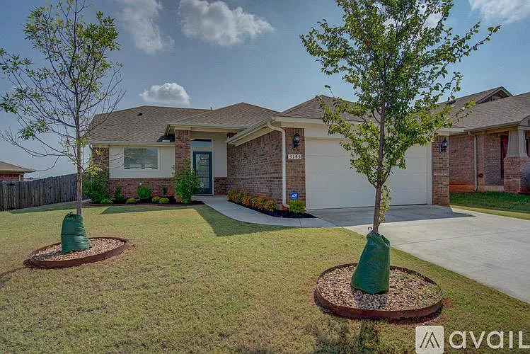 3145 Midland Valley St — Photo 2
