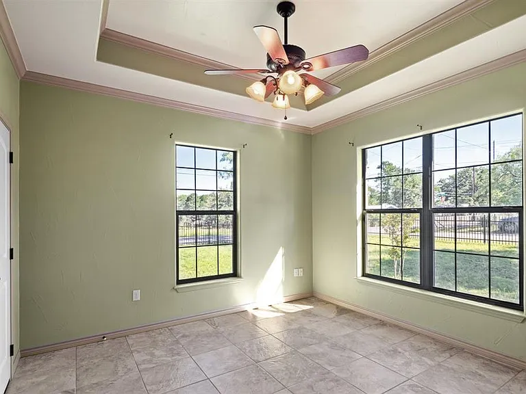 1404 Kings Valley Dr — Photo 20